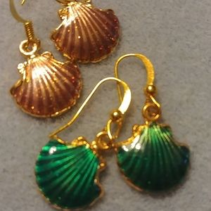 2 pr clam shell earrings
